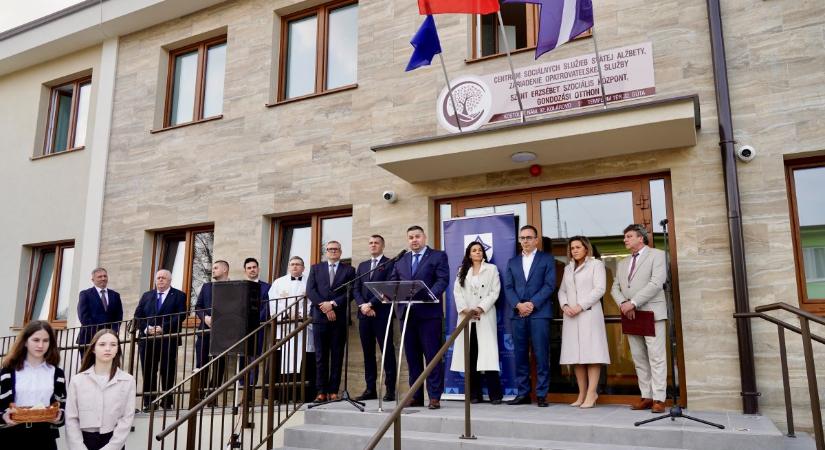 Harminc férőhelyes szociális gondozó intézményt adtak át Gútán