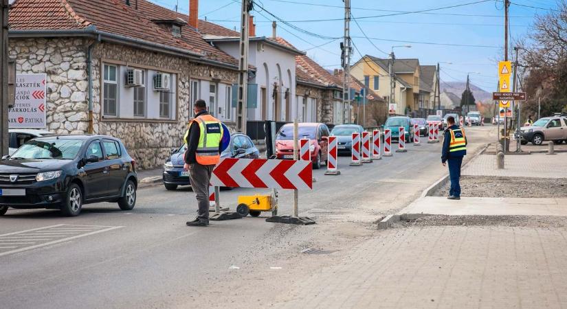 Segítő kezek a délutáni csúcsban: Polgárőrök könnyítették meg az egriek hazajutását  Fotók