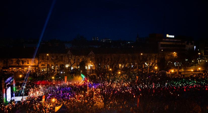 Végeláthatatlan tömeg, rengetegen várták Nagykanizsán Orbán Viktort - Galéria