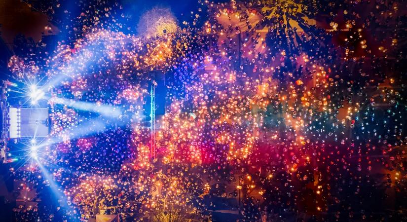 Zúgott a hajrá Fidesz Nagykanizsán! Gigantikus tömeg hallgatta Orbán Viktort! - Galéria