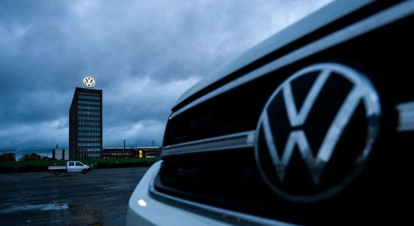 Ez nem vicc: fegyvergyártásra áll át a Volkswagen, felhagy az autókkal – ez lehet az első gyár, amit átalakít