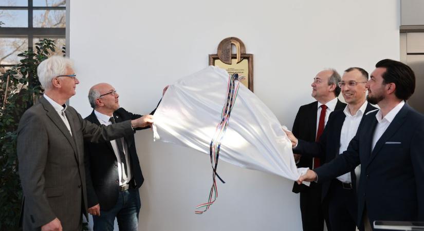 Különleges díjat kapott az impozáns szekszárdi épület (képgalériavideó)