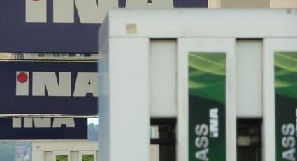 Meddig bírják? Brutális összegbe kerül az olcsóbb tankolás a szomszédban