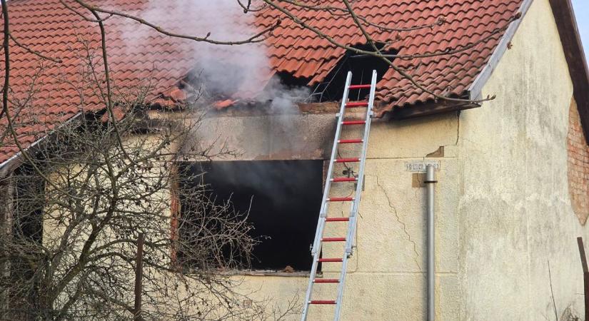Tragédia Hevesben: Életét vesztette egy férfi a lángok között