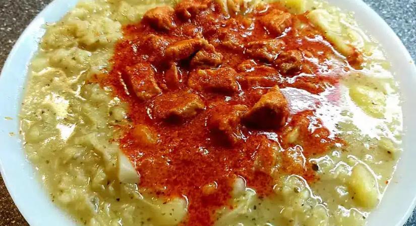 Ha így készül a kelkáposzta főzelék sertéspörkölttel, ritkán marad belőle másnapra