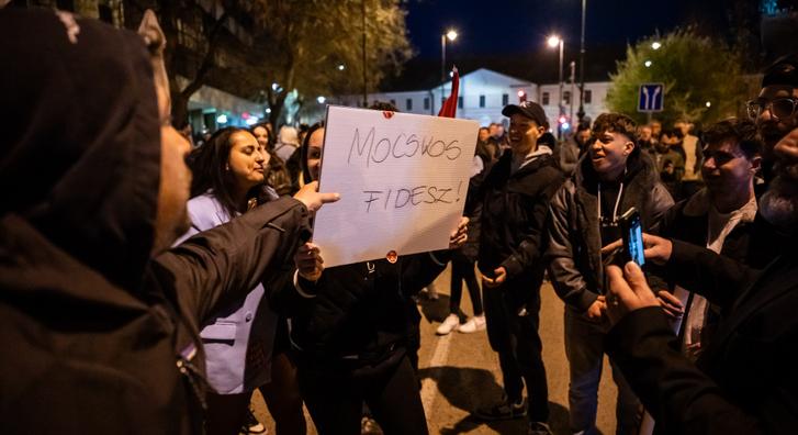 Megtaláltuk a fideszes ultrákat, a tiszásokon kívül stábunkkal is összecsaptak