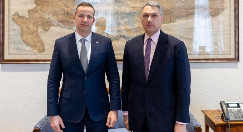 Lázár János szerint meg kell fontolni, hogy a Fidesz és a Mi Hazánk tud-e együtt dolgozni