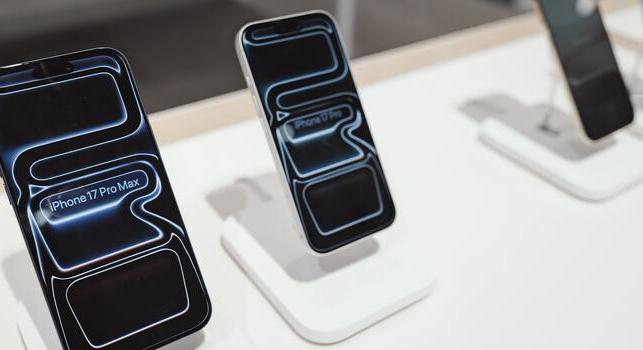 Még az Apple CEO-ja szerint is le kéne tegyük néha a telefont