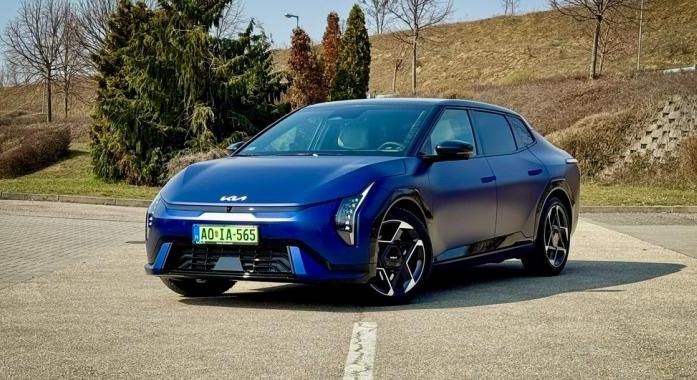 Tudományos fantasztikum? Nem, ez már a valóság! – KIA EV4 Fastback GT-line