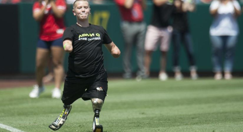 Négyszeresen ampultált sportolót vádolnak azzal, hogy agyonlőtt egy férfit, miközben autót vezetett