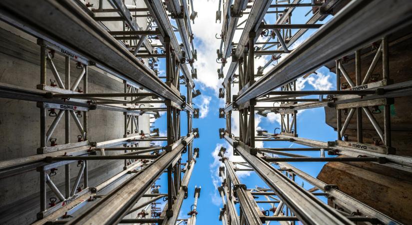 A MEVA egyedi megoldásai segítik hazánk egyik legnagyobb vasúti beruházásának munkáit