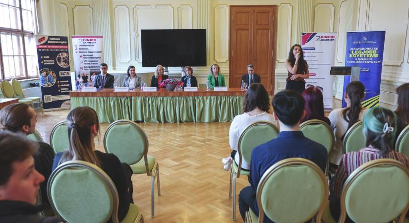 Brutális pénzt kapnak a jövő pedagógusai a Szegedi Tudományegyetemen