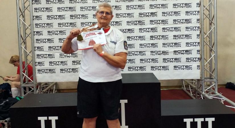Bicepsz versenyen ismerték el ismét a győri rendőrt