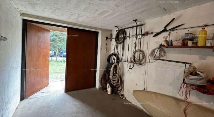 Túlárazottak vagy ez a realitás? Megnéztük, mennyit kérnek a balatoni garázsokért