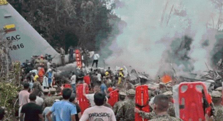 Tragédia Kolumbiában – Lezuhant egy katonai szállítógép, sok a halott