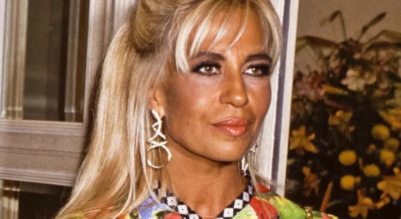Végképp eltorzult az arca! Rémmé műtette magát Donatella Versace