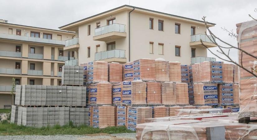 Csúnyán átvágták egy építkezéssel a gyanútlan szombathelyi férfit