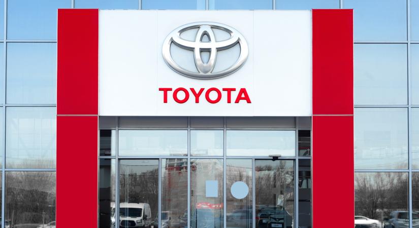 144 ezer Toyotát hívnak vissza