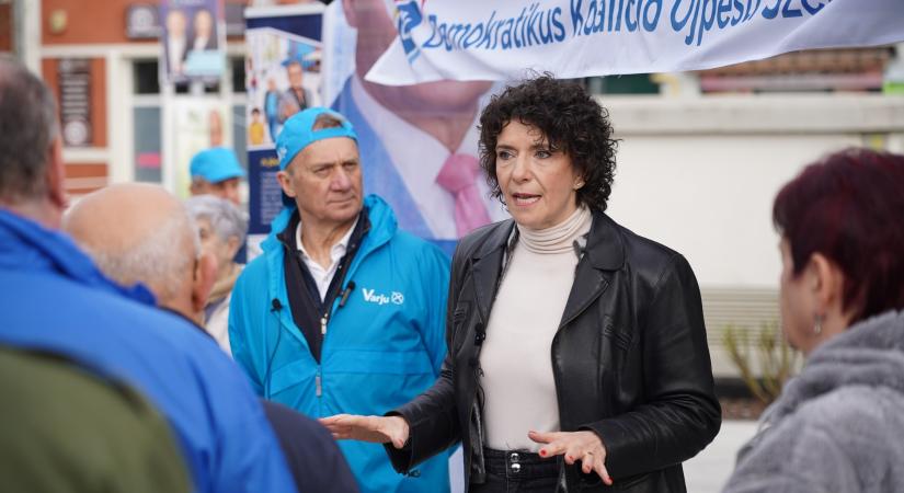 Három kulcsfontosságú körzetben visszalépteti jelöltjeit a DK