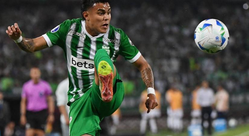 Leitatta a 19 éves nőt és többször megerőszakolta – súlyos vádakkal illették a futballistát