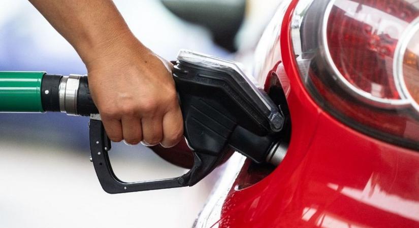 Ezer forint lesz a benzin, ha ez megtörténik – szakértő a Mandinernek