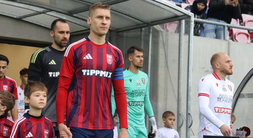 Csirkepörkölt, rántott csirkemell kukoricás rizzsel és Rákóczi túrós – Spandler Csaba nem válogat (videó)