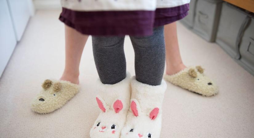 Játék a divattal – Hogyan válasszunk kényelmes gyerek papucs modellt a legkisebbeknek?