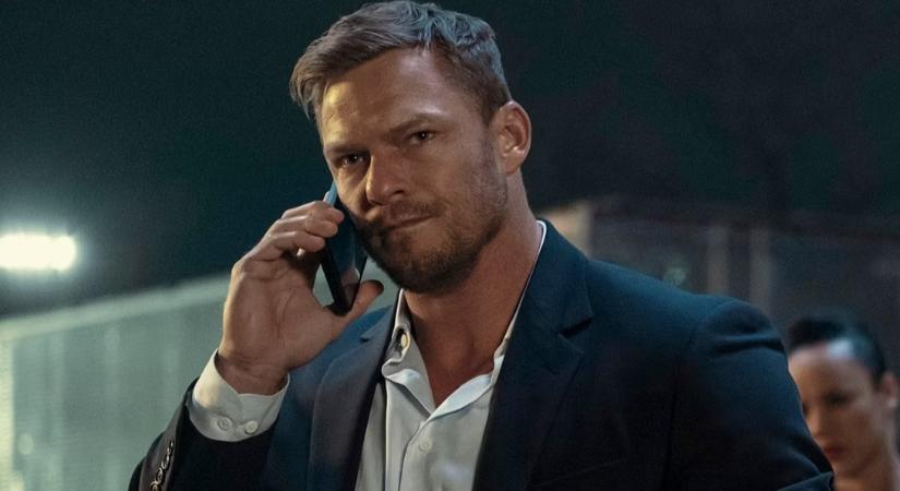 [VIDEÓ] Alan Ritchson testkamerája bizonyítja, hogy önvédelemből verte el a szomszédját, aki szándékosan a motorja elé áll, és emiatt a színész el is esett vele