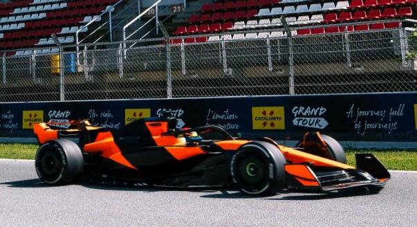 Először tesztelt F1-es McLarent az F2-es bajnok