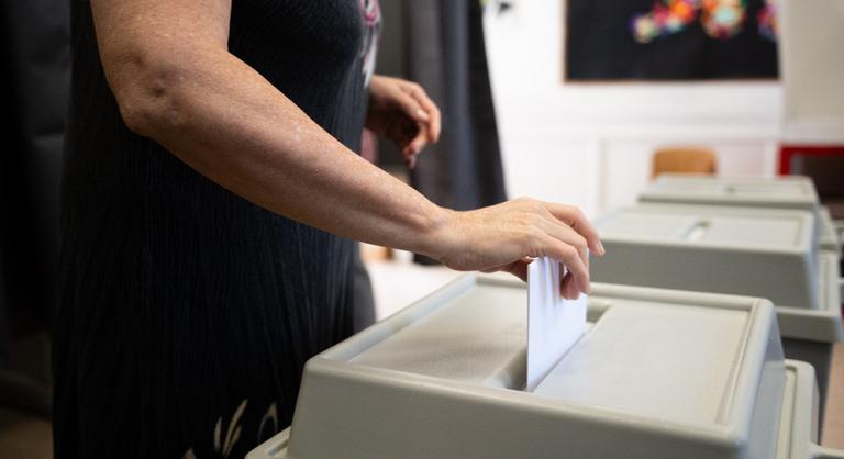 Uj Péter, a 444 főszerkesztője szentül hiszi, hogy a Fidesz simán nyer