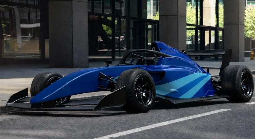 Suzuki-blokk repíti az első rendszámos Formula-autót