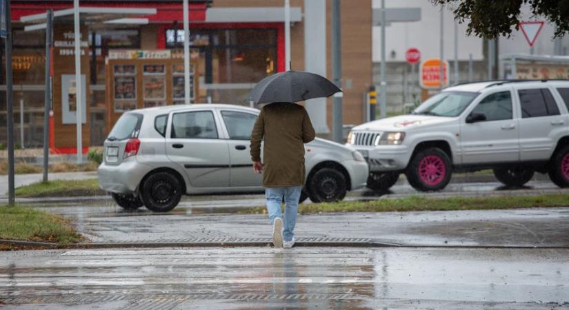 Jelentős mennyiségű esőre és viharos szélre figyelmeztet a meteorológia csütörtökön
