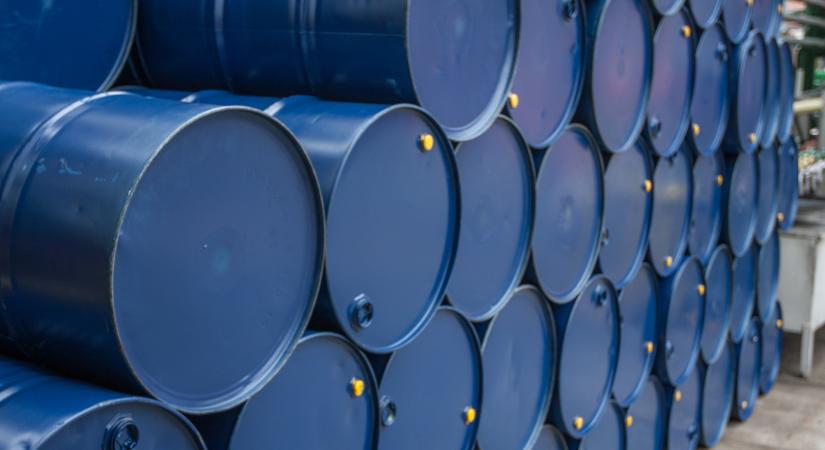 Hatalmas fordulat a piacon: zuhanni kezdett az olaj ára - mi történik itt?