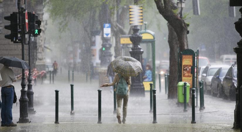 Bevágott a riasztás: rengeteg esőt kapunk, viharos széllel, havazás is lesz