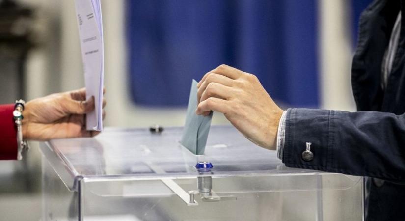 Tudjátok, én egy önálló, különféle szempontokat mérlegelő, szerintem döntéseire igényes pesti/budai értelmiségi vagyok