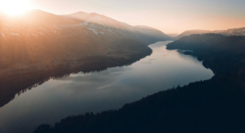 Összeházasodott a nő a folyóval, ezzel magyarázza szokatlan lépését
