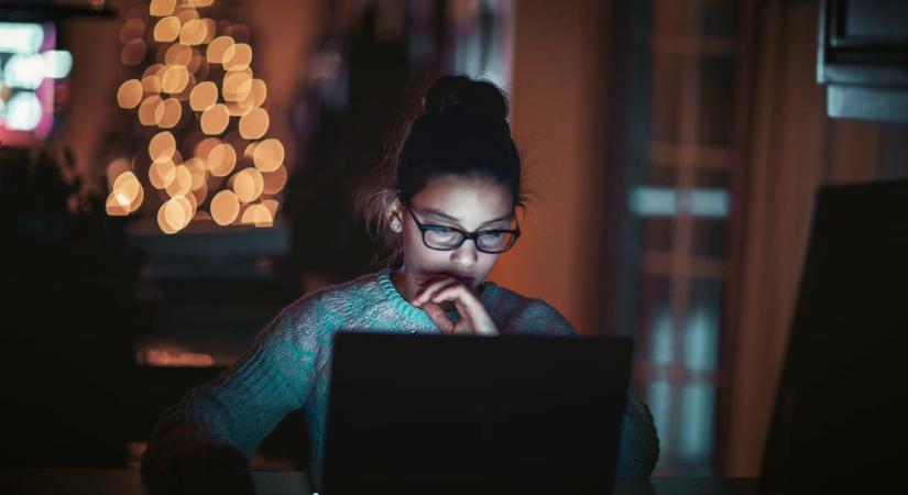 48% üzemidő: új kijelző jön a laptopokba, és ez nagyon jó hír