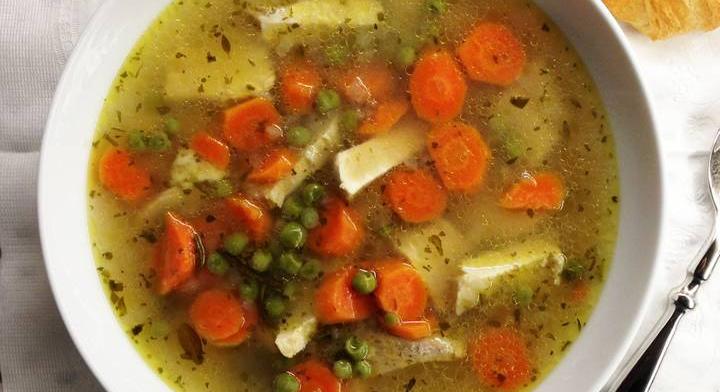 Sűrű, gazdag tárkonyos csirkeleves: eteti magát, olyan finom