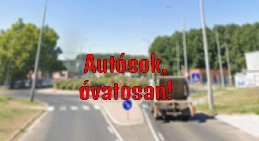 Veszély a szabolcsi körforgalomban! Olyan történt, hogy már egymást figyelmeztetik a sofőrök!