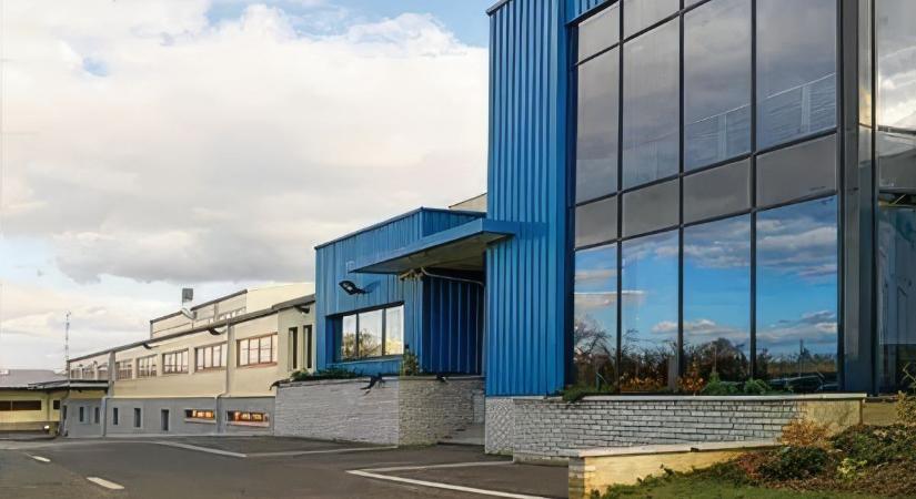 Csődbe megy az osztrák bútorgyár, magyar munkahelyek százai kerülnek veszélybe