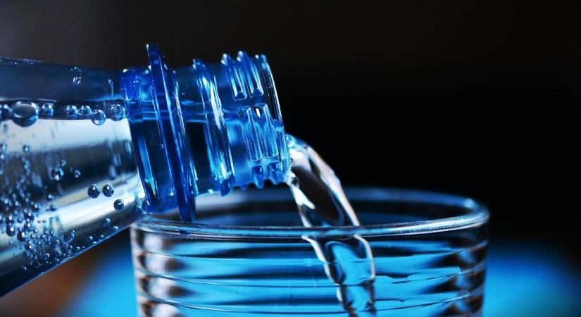 Zöld palackok: a GVH szigorít a PET-palackok kommunikációján