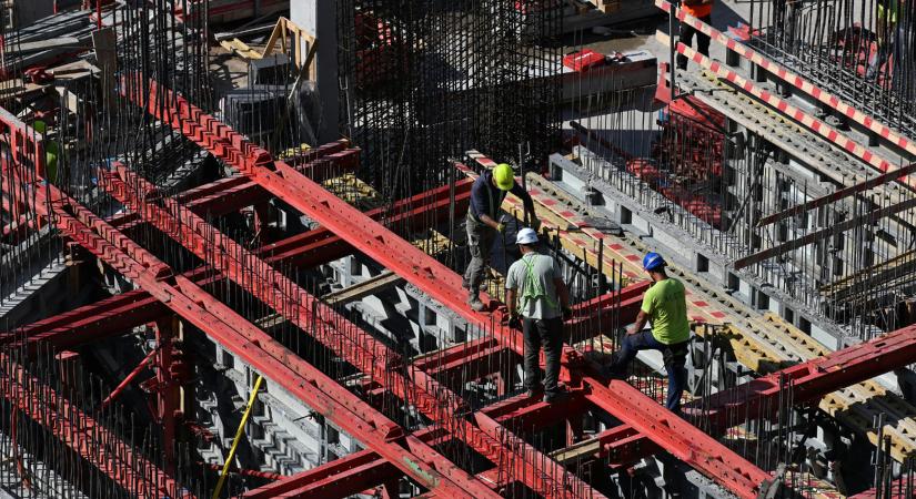 Félnek az építőiparban a Tisza győzelmétől