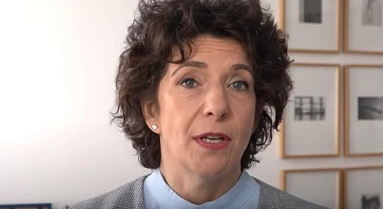 Három jelöltjét lépteti vissza a DK, Dobrev várja a viszonzást Magyar Pétertől