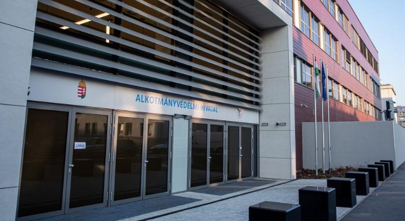 A Direkt36 cikke után házkutatást tartottak a nyomozónál, aki belülről ismeri a Tisza elleni nyomozást, amibe az Alkotmányvédelmi Hivatal is belefolyt