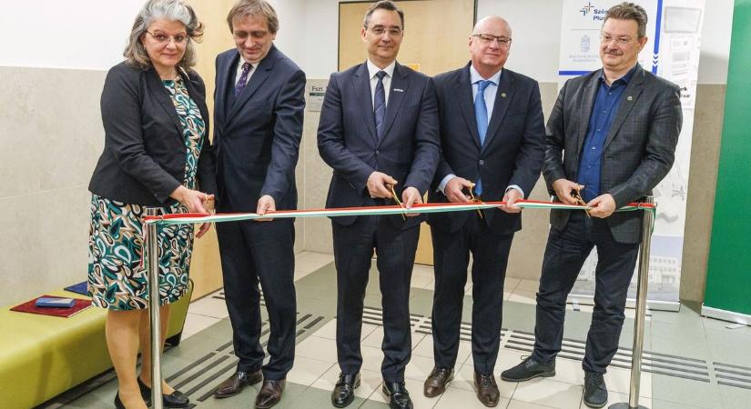 Megújult a Debreceni Egyetem Pszichológiai Intézete – ünnepélyes átadóval nyitották meg az épületet – fotókkal, videóval