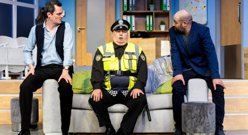 A Riviéra vadorzói nyitja a nyári szezont Telihay Péter rendzésében a Rózsakert Szabadtéri Színpadon