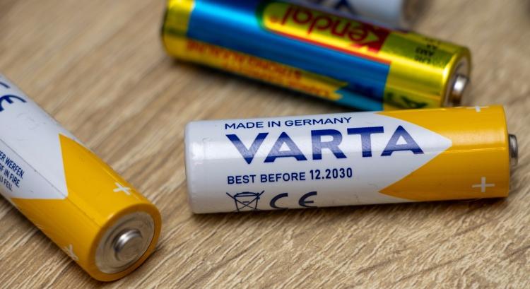 A használt elem veszélyes és értékes anyagokat is tartalmaz