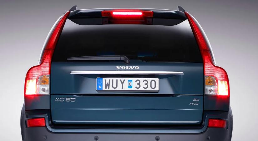 Új köztelező tartatozék jön az autókba – ezt önnek is tudnia kell!