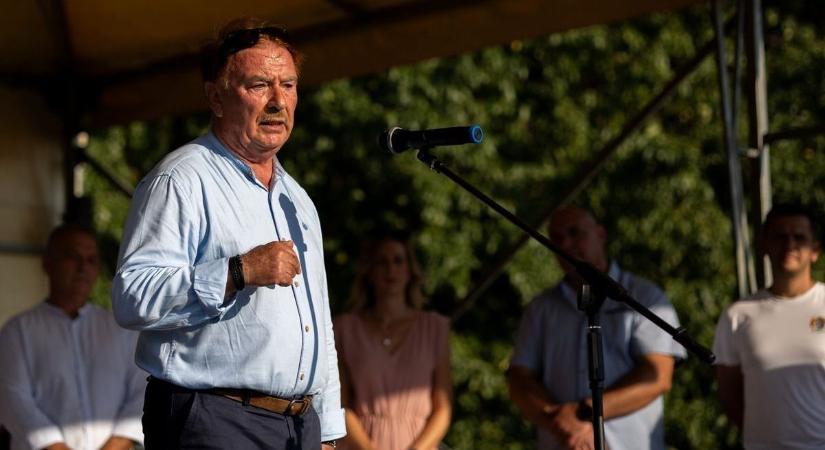 Andornaktálya díszpolgára, Pócsik János ezúttal a település kivilágított nevével "villantott"