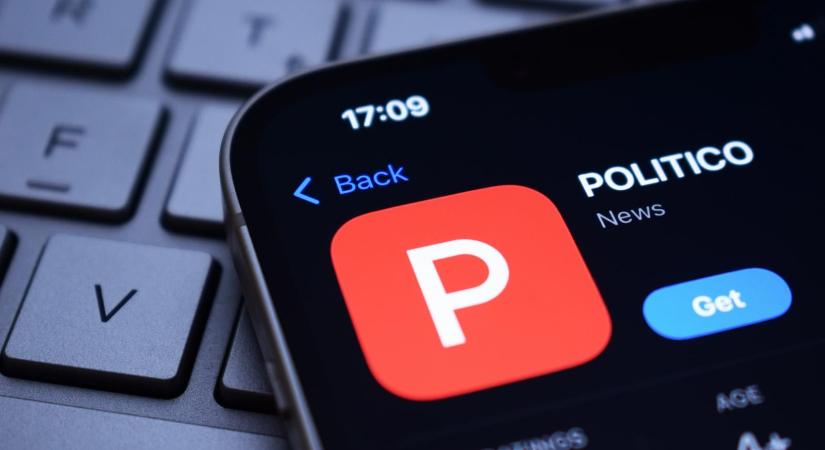Lehallgatták az egyik riporterét, belső vizsgálatot indít a Politico